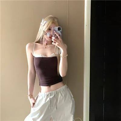 公寓里的两个女人